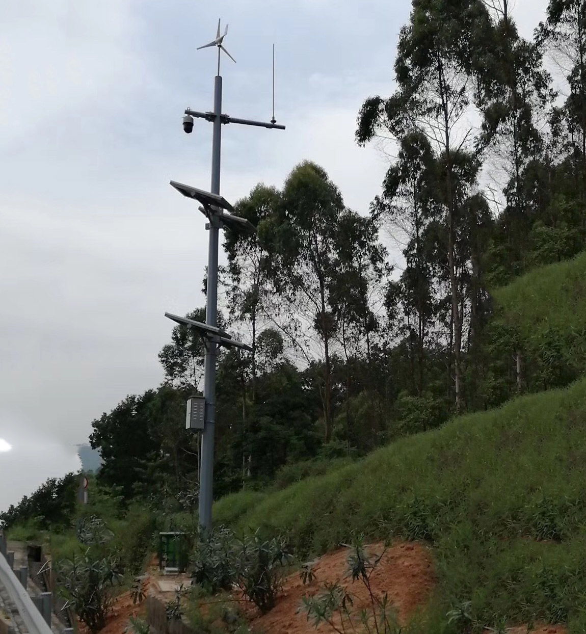 宝威在线开户,宝威（中国）助力甬莞高速揭西路段加装监控杆工程